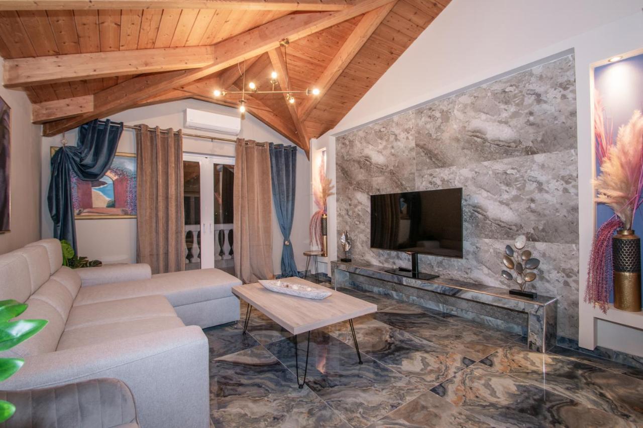 Gaitani Casa Di Voz Shared Villa Studios By "Elite" מראה חיצוני תמונה